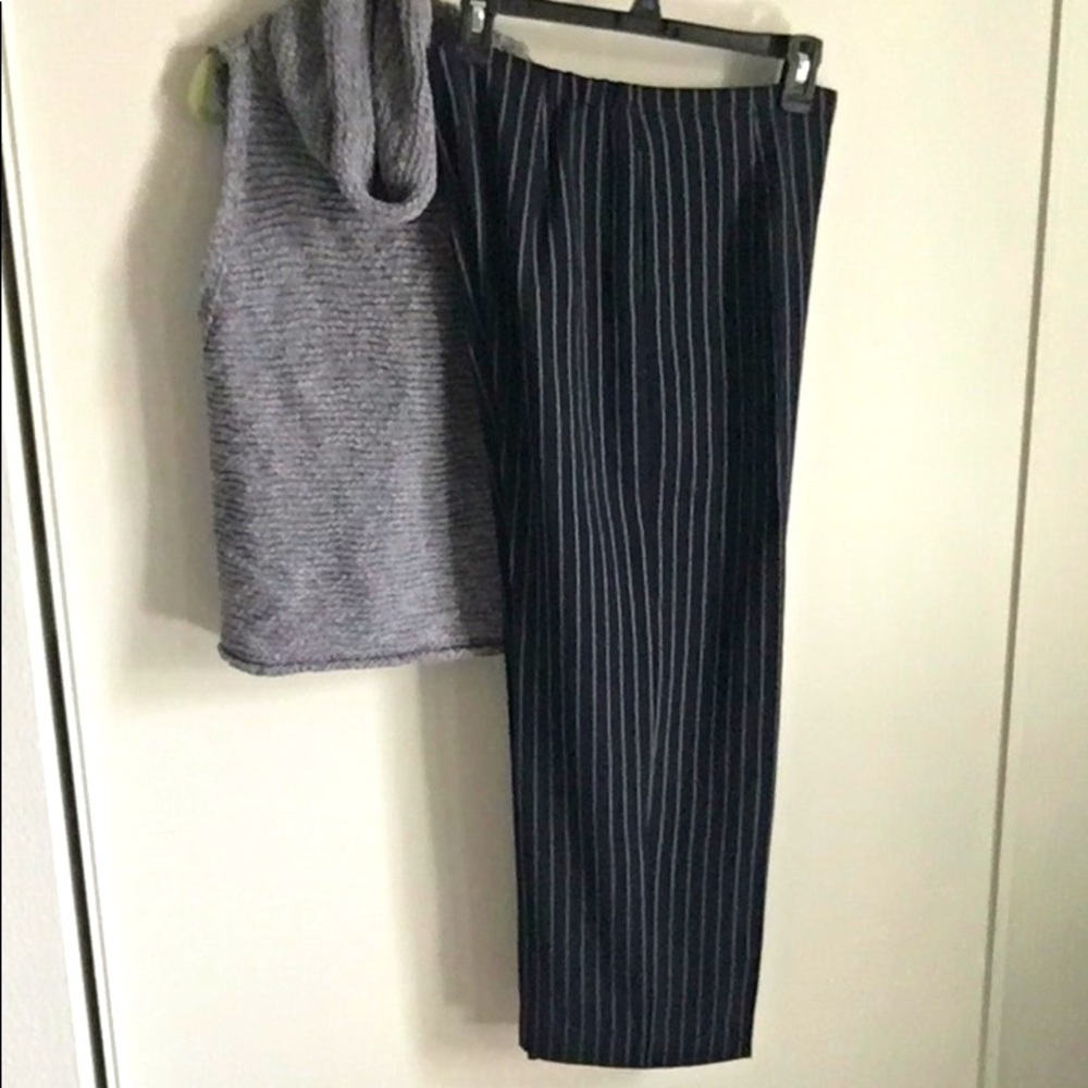 Pendleton Women’s Classic Navy and White Striped Pleated Trousers Slacks